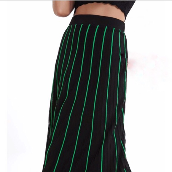 Zara Maxi Skirt Pleated Look Black with Green Stripes - Picture 2 of 5